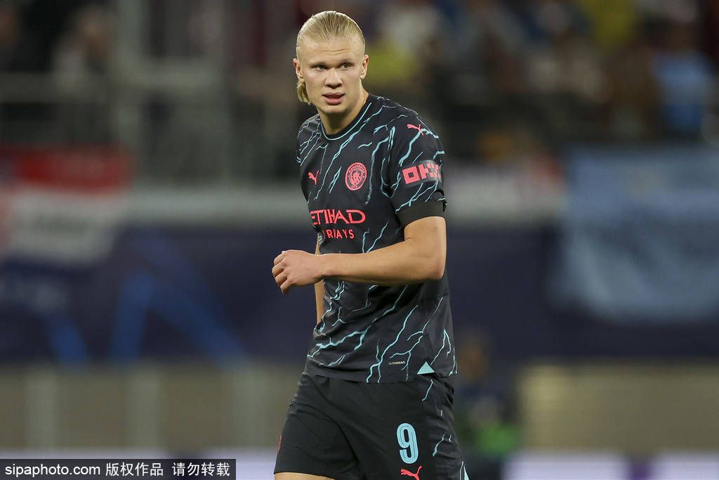 TA：范德贝克的租借合同中含买断条款，费用1100万欧据TheAthletic报道，范德贝克已经前往法兰克福接受体检，即将租借加盟。